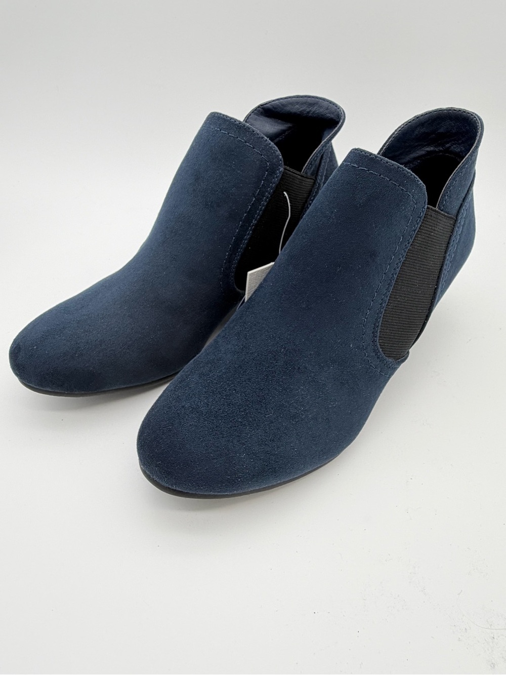 Croft & Barrow Navy Suede Wedge Ankle Booties NWT — Size 7.5M